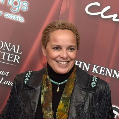 Shari Belafonte Net Worth