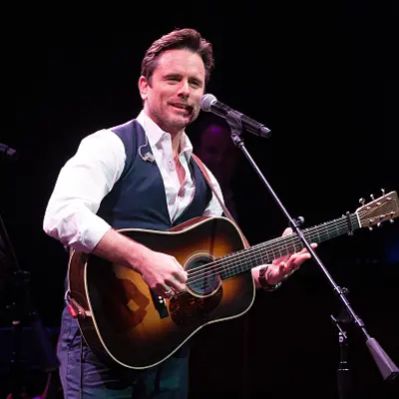 Charles Esten Net Worth