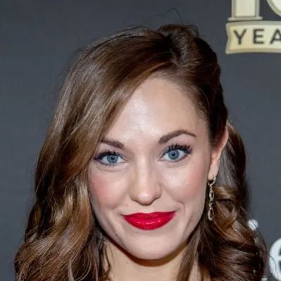 Laura Osnes Net Worth