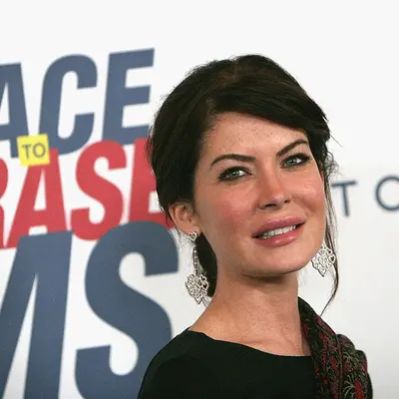 Lara Flynn Boyle Net Worth