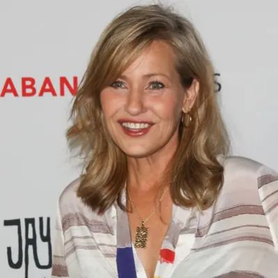 Joey Lauren Adams Net Worth