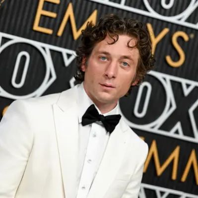 Jeremy Allen White Net Worth