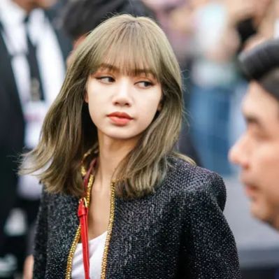 Lalisa Manoban Net Worth