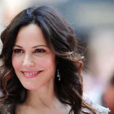 Mary-Louise Parker Net Worth